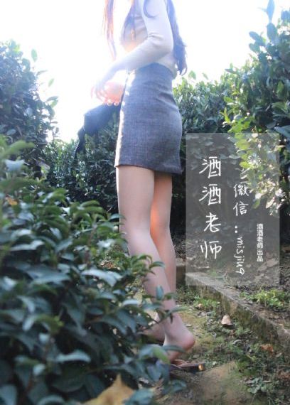 独自在夜晚的海边