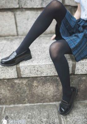 脱衣女郎