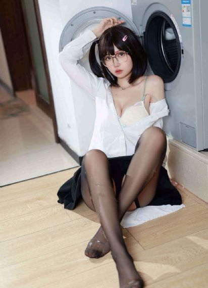 多个美女圣水调教vk