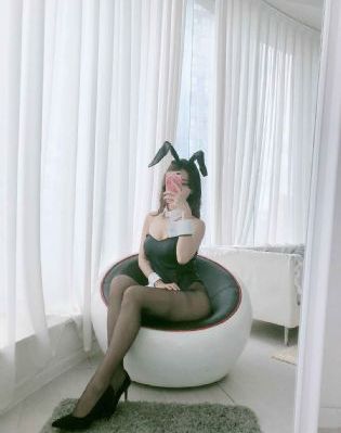 年轻的女演员在线观看